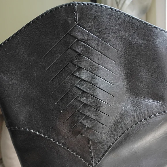 Tahari RUPERT Black Leather Upper Shoes.New Condition - Picture 3 of 9